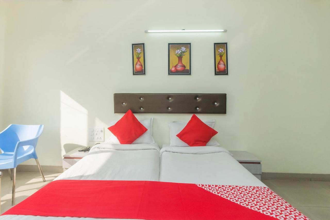 Flagship 4387 Hotel Theem Plaaza Nashik Zewnętrze zdjęcie