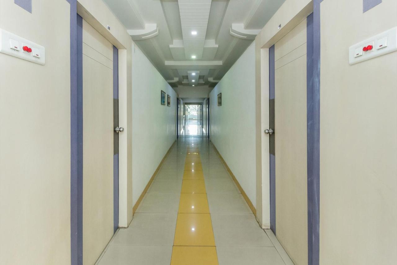 Flagship 4387 Hotel Theem Plaaza Nashik Zewnętrze zdjęcie